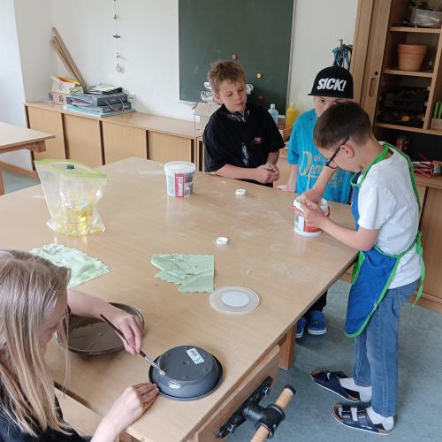 Insektentränken gießen 1